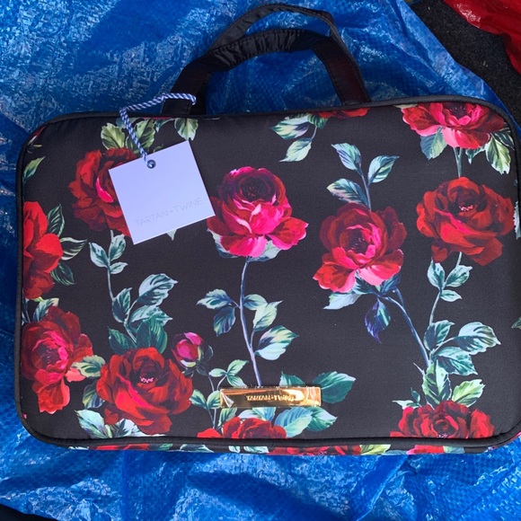 Tartan and Twine Handbags - 🔥REDUCED Tartan & Twine Makeup/Travel Case